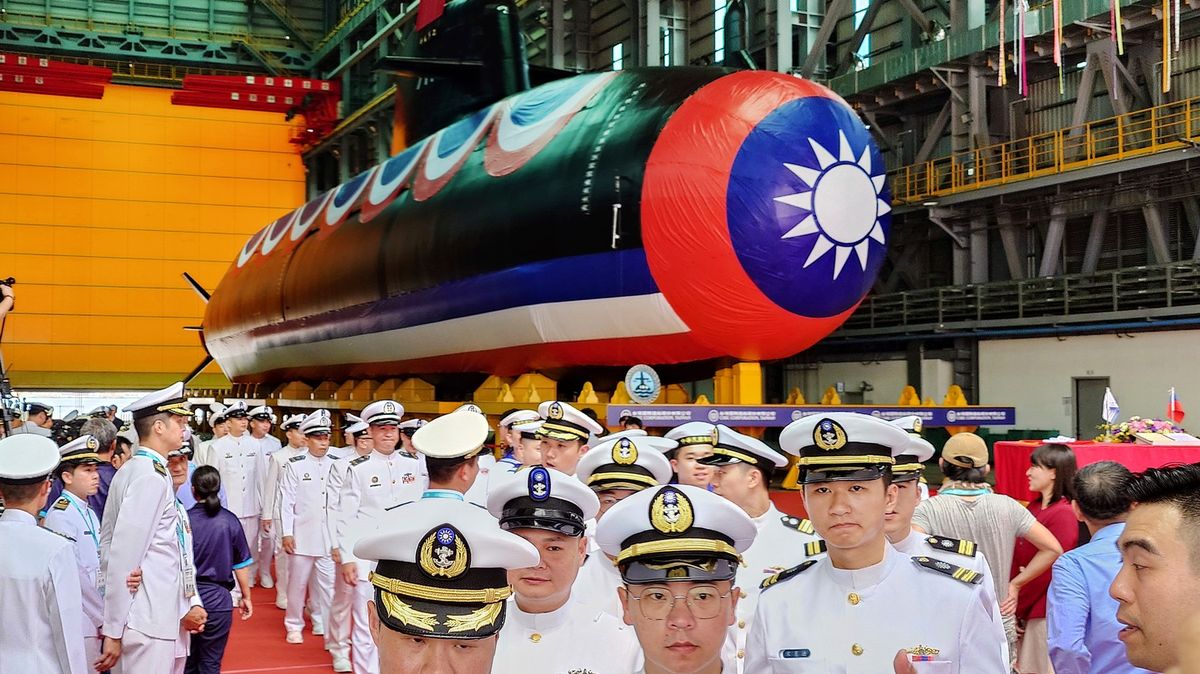 Tchaj-wan ukázal svou první vlastní ponorku. Má ho bránit před Čínou